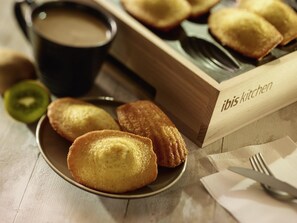 Petit déjeuner buffet servi tous les jours en supplément
