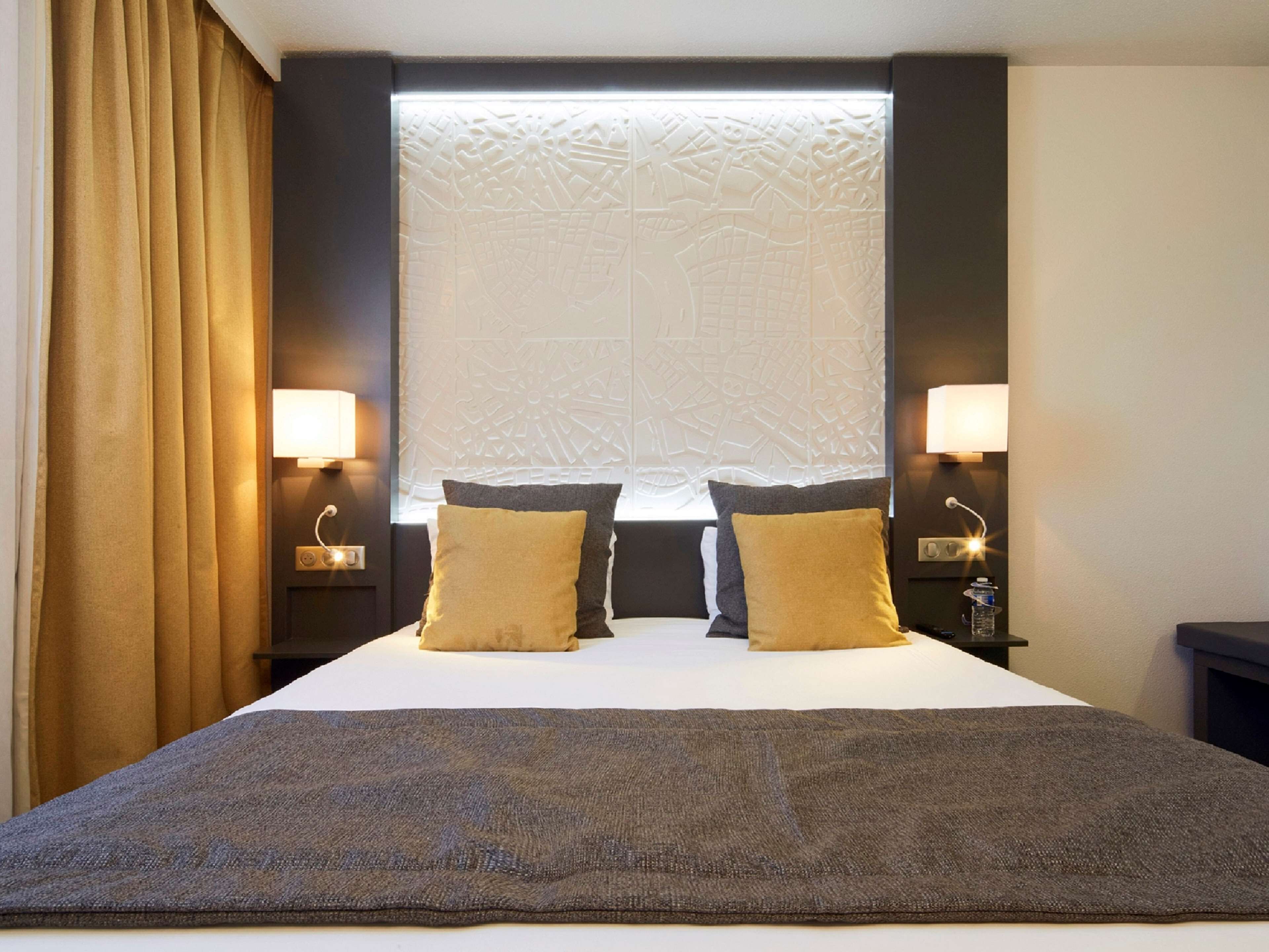 standard room, 1 double bed | desk, soundproofing, free cots/infant beds, wifi