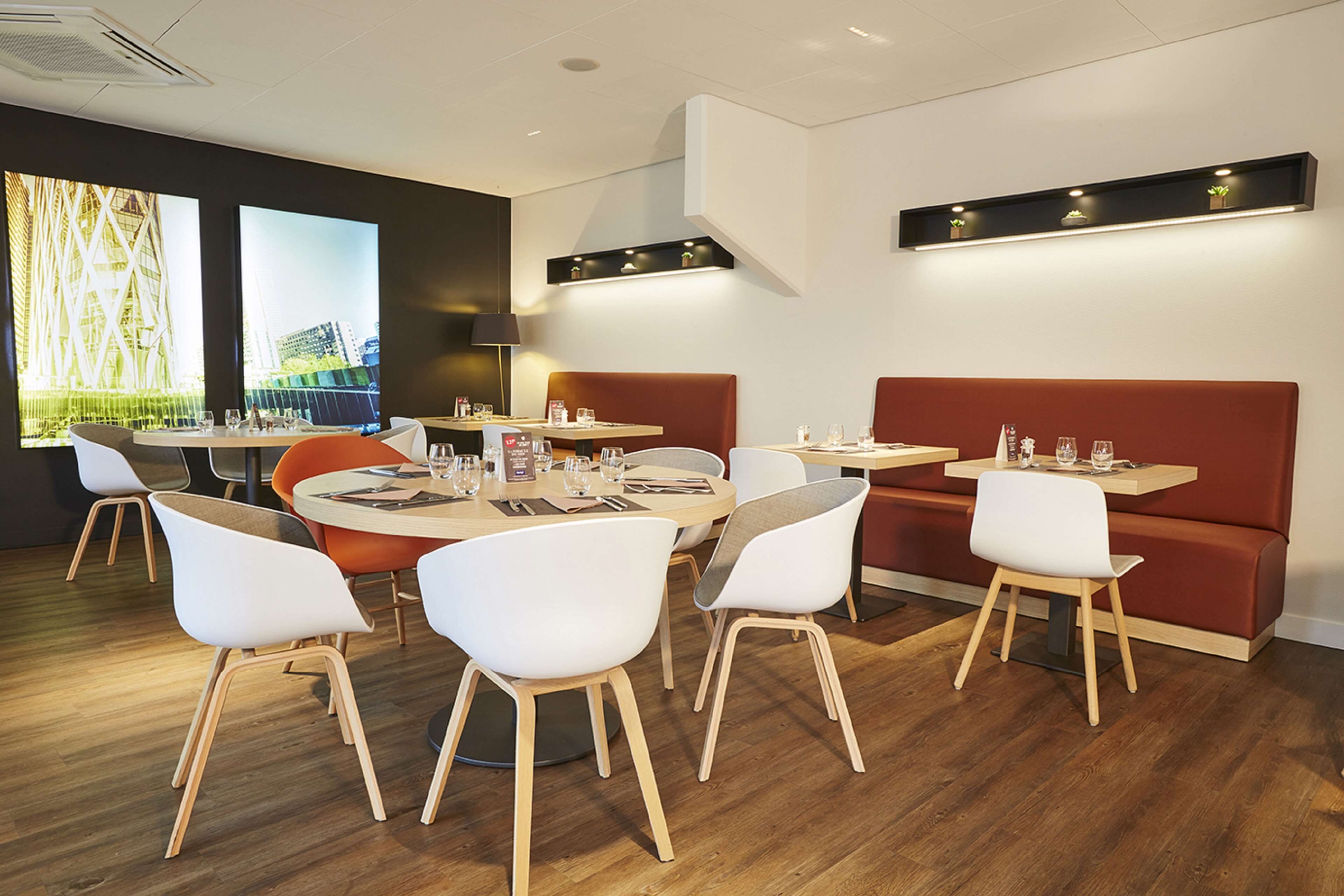 Foto - Kyriad Paris Ouest - Bezons La Défense