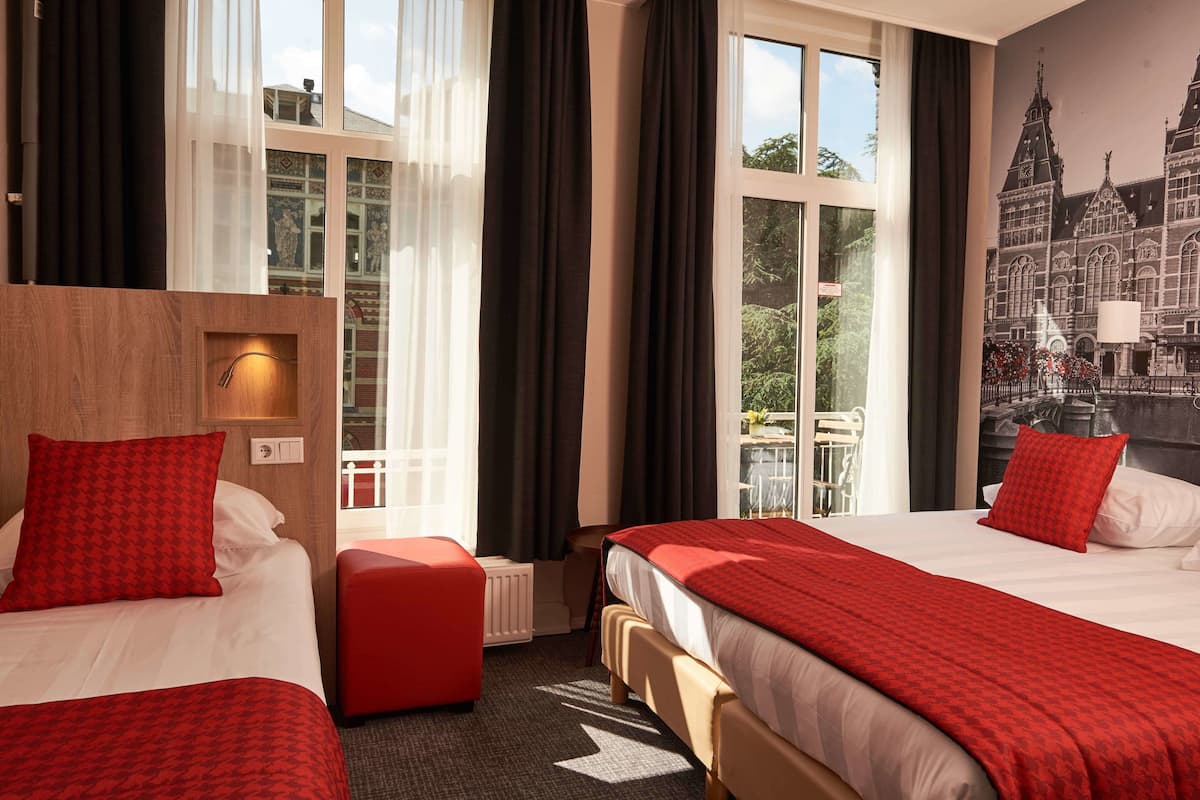 Triple Room, 3 Single Beds