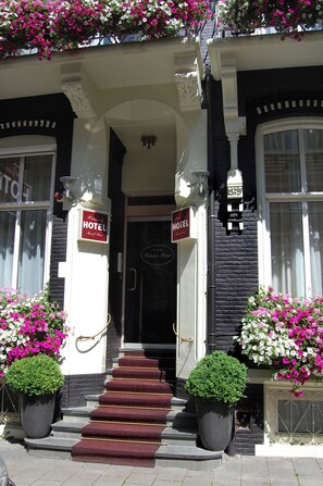Entrée de l’hébergement