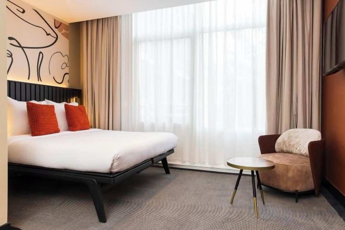 In-room safe, desk, laptop workspace, blackout curtains