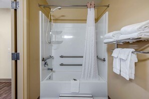 Combined shower/bathtub, free toiletries, towels, soap - Extended Stay America Suites St Louis St Peters (St. Peters)