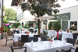 Lunch and dinner served  - Hotel Walserwirt (Wals-Siezenheim)