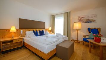 Classic Single Room, Balcony, Garden View | In-room safe, desk, rollaway beds, WiFi