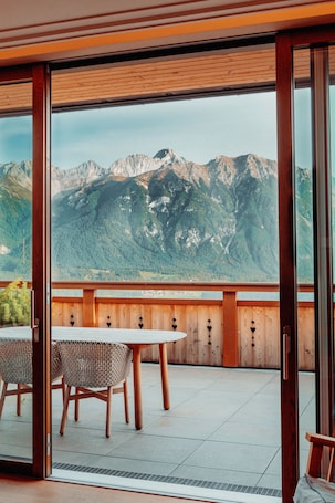 Suíte panorâmica, 2 quartos, varanda, vista para a montanha (Deluxe) | Vista do quarto. Interalpen-Hotel Tyrol GmbH
