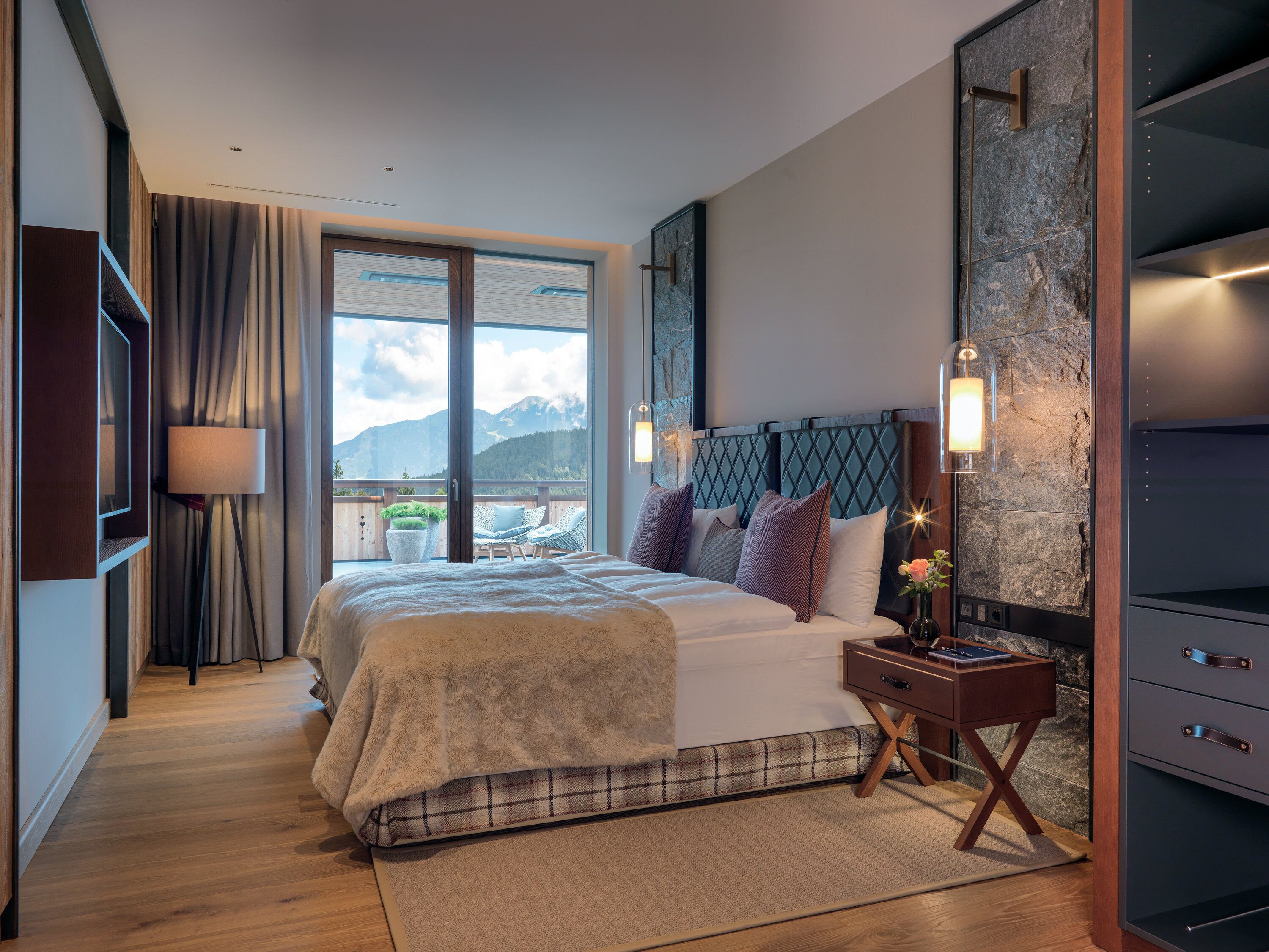 Panoramic-Suite, 2 Schlafzimmer, Terrasse, Bergblick (Deluxe) | Hochwertige Bettwaren, Daunenbettdecken, Minibar, Zimmersafe
