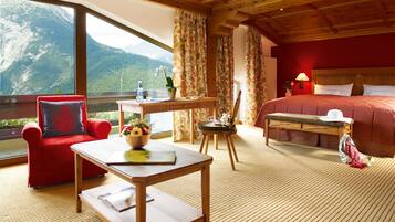 Suite, 2 habitaciones, 2 baños, vista a la montaña (Suite 2) | Ropa de cama de alta calidad, edredón y minibar