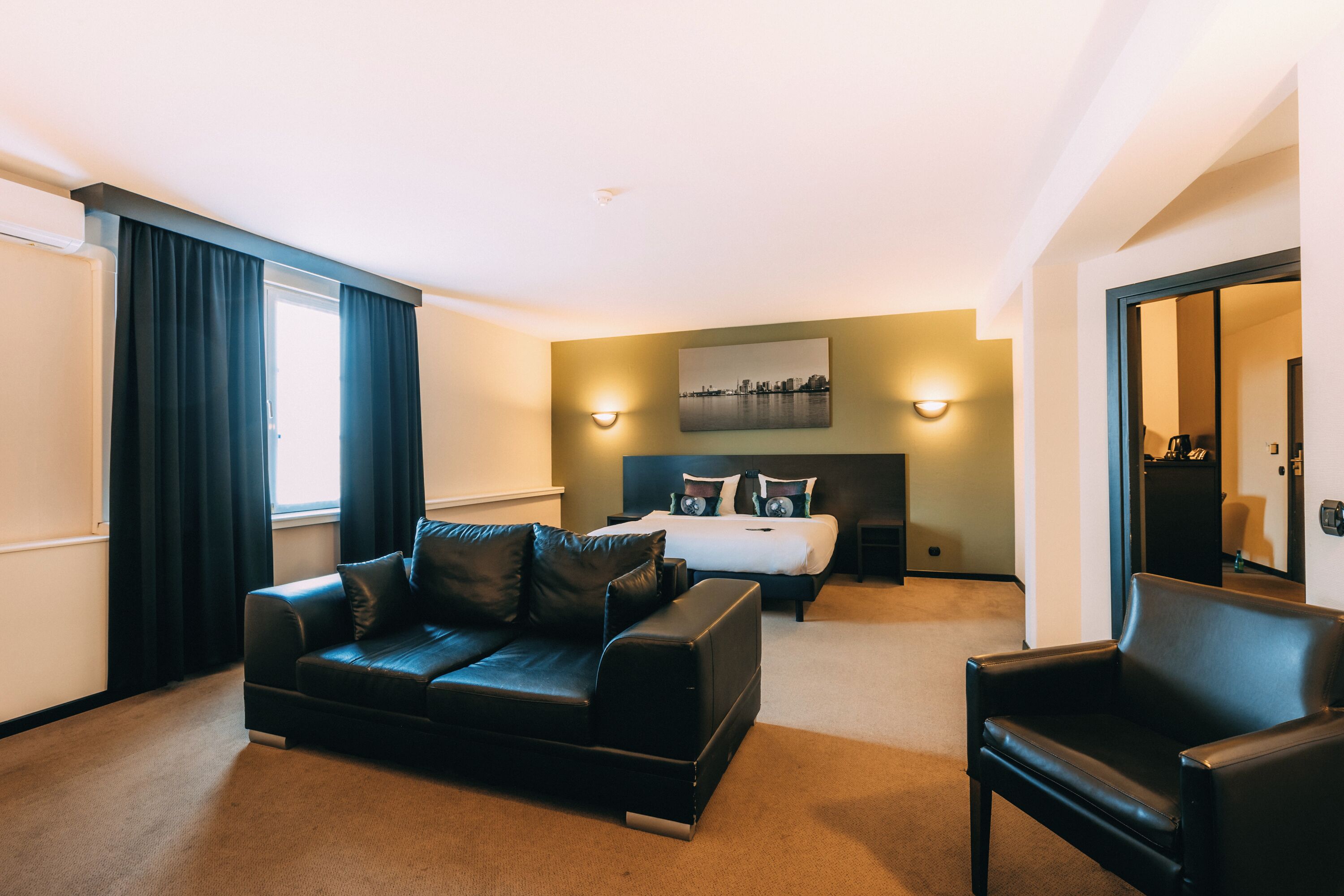 executive double room | 1 bedroom, down duvets, minibar, in-room safe