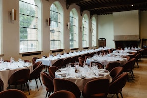 Breakfast, lunch and dinner served - Priorij Corsendonk (Oud-Turnhout)
