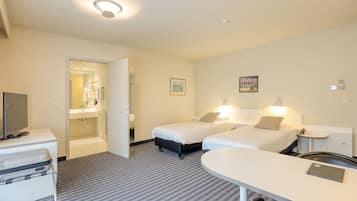 Economy Double Room | Minibar, in-room safe, desk, laptop workspace