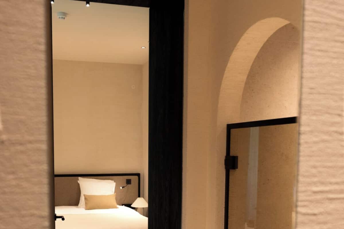 Standard Double Room | Minibar, in-room safe, desk, laptop workspace