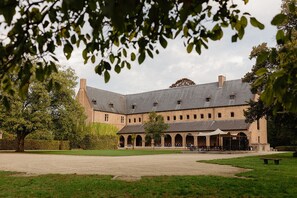 Front of property - Priorij Corsendonk (Oud-Turnhout)