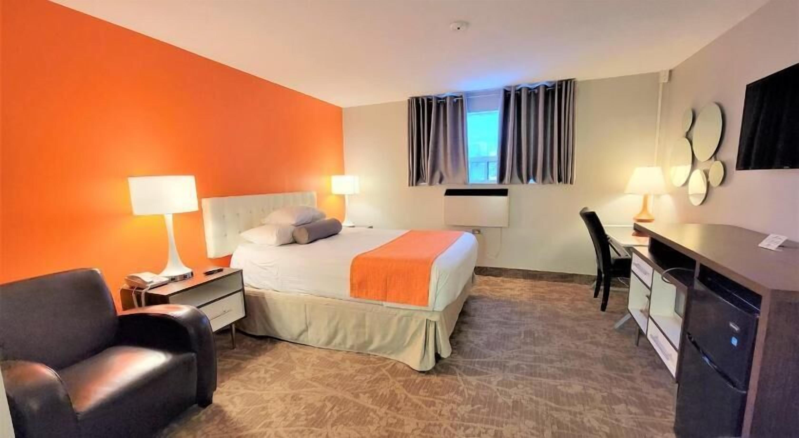 Desk, iron/ironing board, free cots/infant beds, rollaway beds