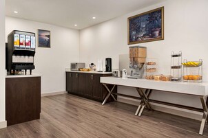 Desayuno continental incluido todos los días 