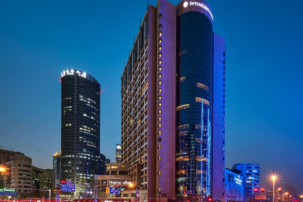 InterContinental Shanghai Pudong Hotel by IHG
