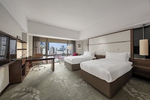 Premium bedding, minibar, in-room safe, individually decorated - InterContinental Shanghai Pudong Hotel by IHG (Shanghai)