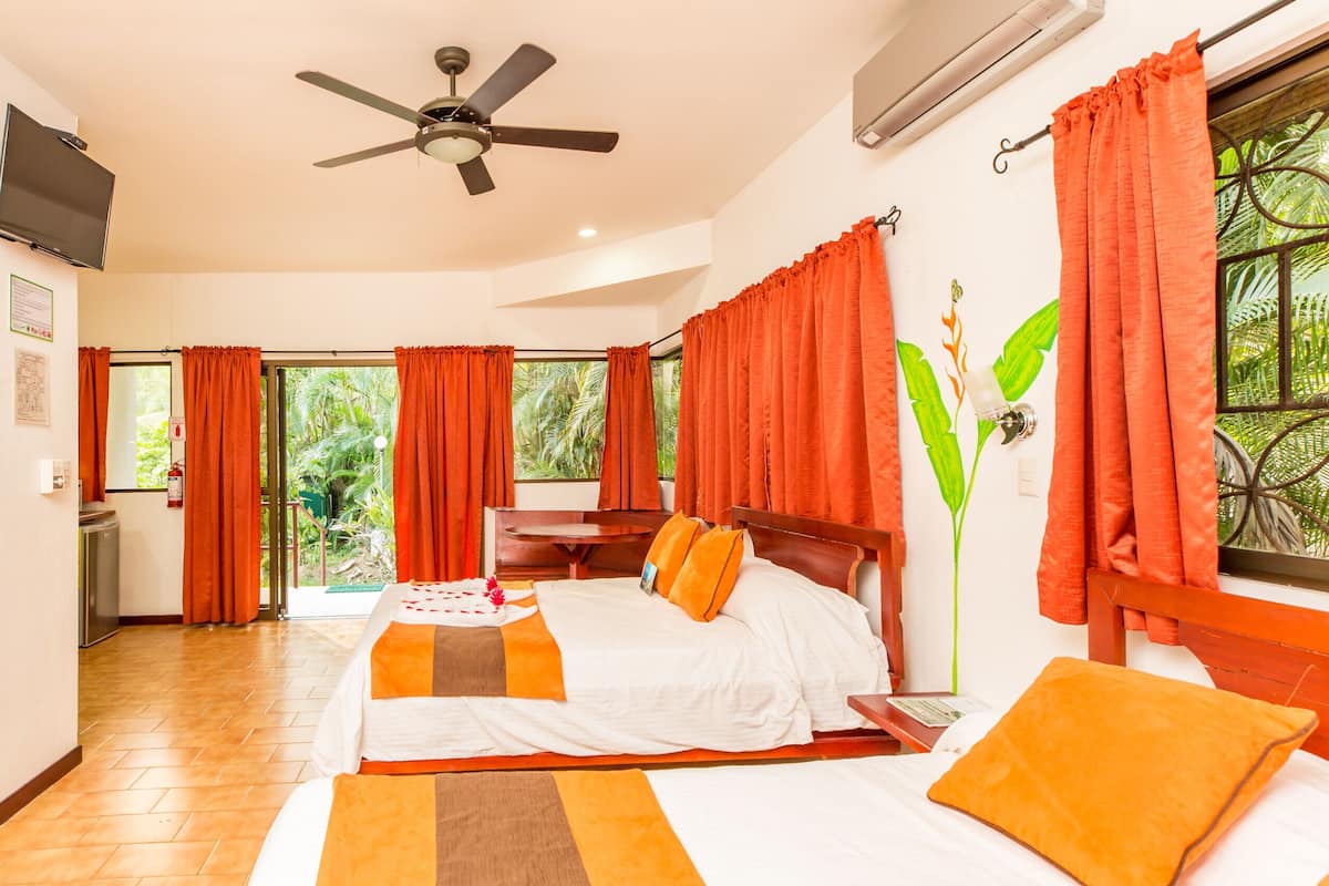 Villa | Cortinas blackout, berços grátis, Wi-Fi de cortesia, roupa de cama