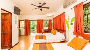 Villa, Kitchen | Blackout drapes, free cribs/infant beds, free WiFi, bed sheets