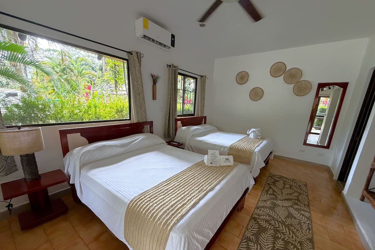 Villa | Màn/rèm cản sáng, nôi (giường cho trẻ sơ sinh) miễn phí 
