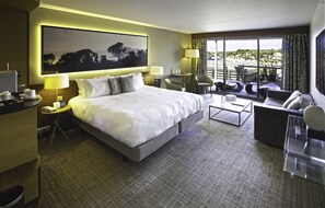 Suite – exclusive, sjøutsikt (Exception) | Minibar, safe på rommet, skrivebord og lydisolert