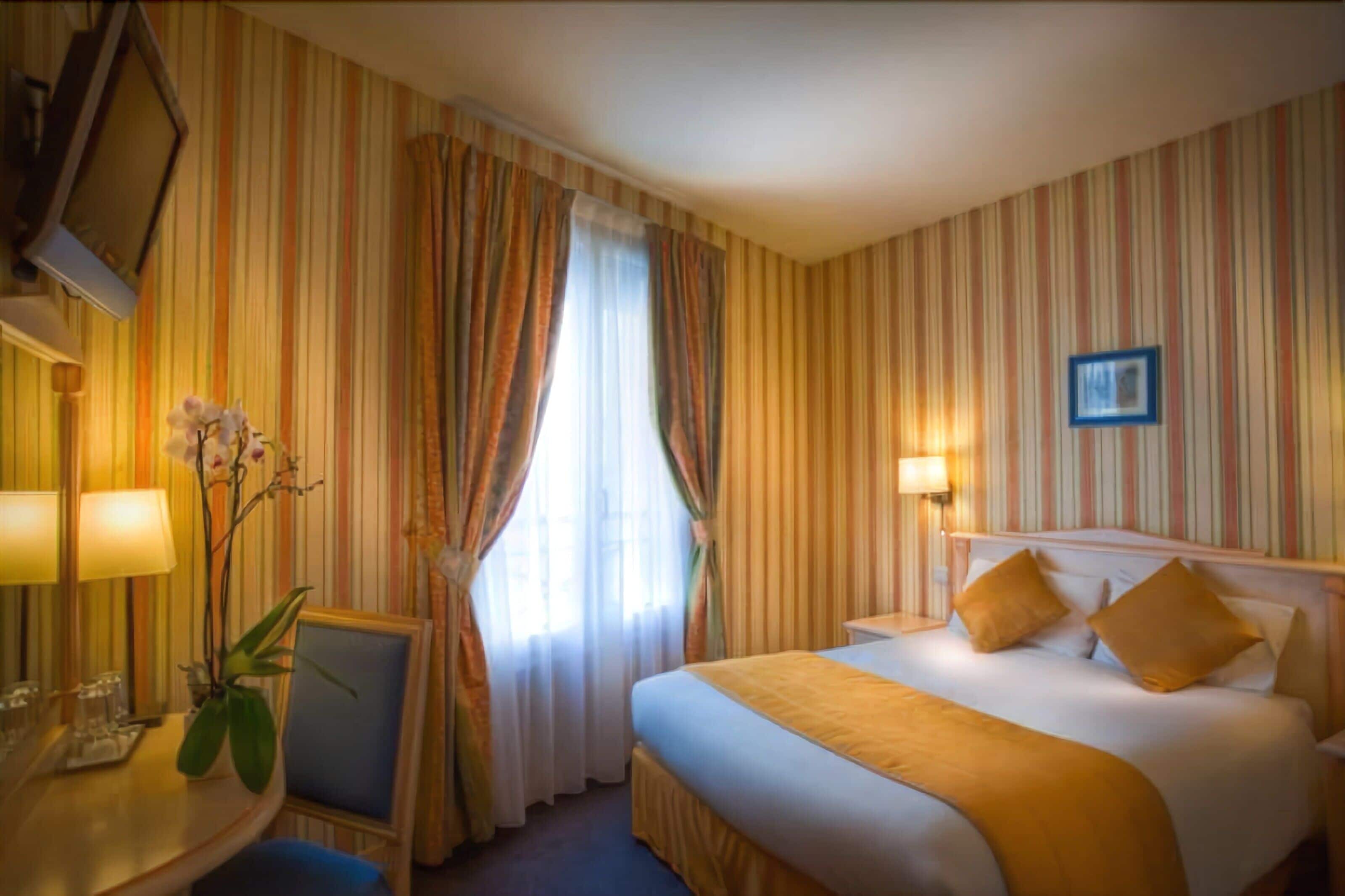 double room | premium bedding, minibar, in-room safe, blackout curtains