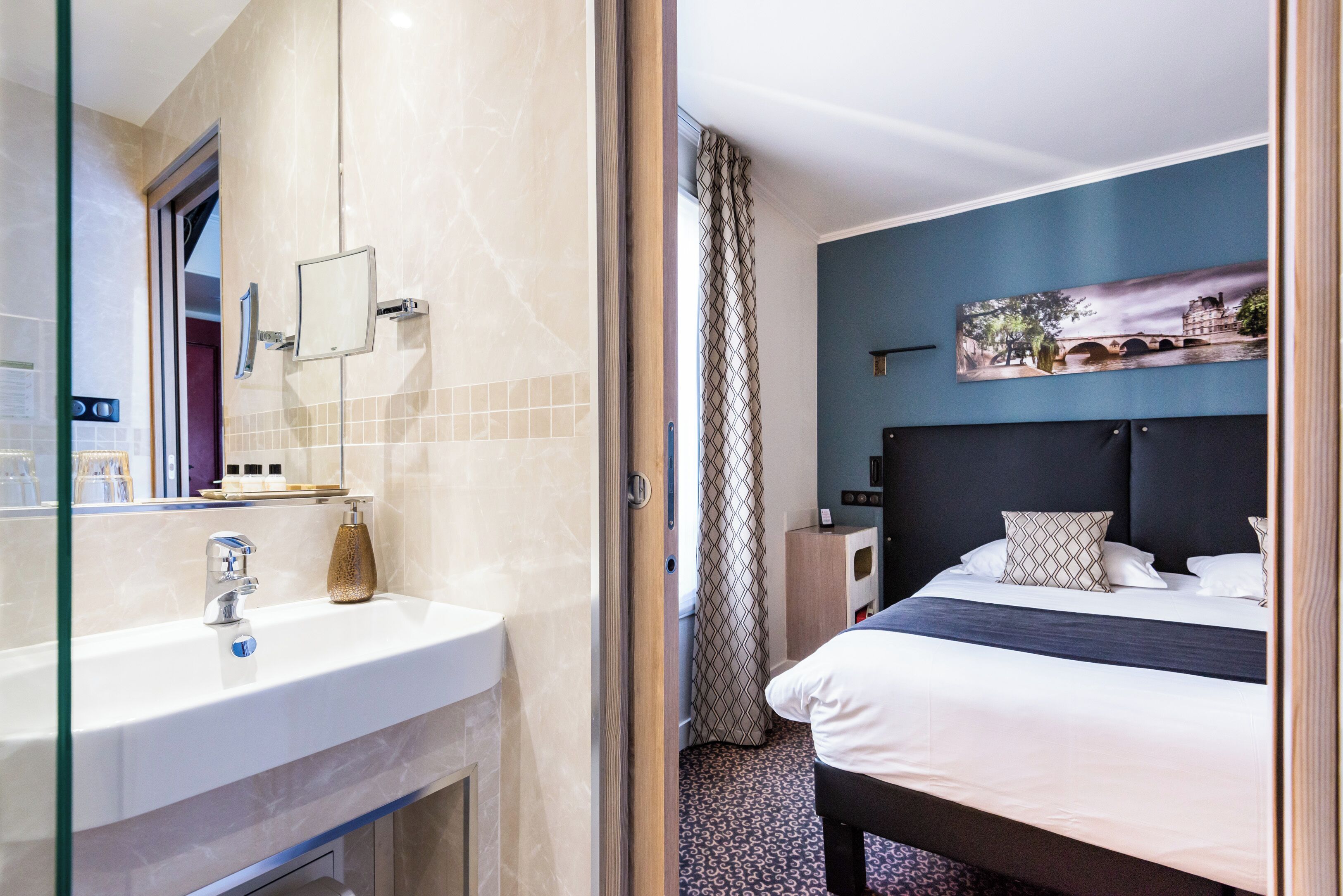 premium bedding, minibar, in-room safe, blackout curtains