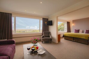 Premium bedding, desk, blackout drapes, iron/ironing board - Royal Golf Hotel (Dornoch)