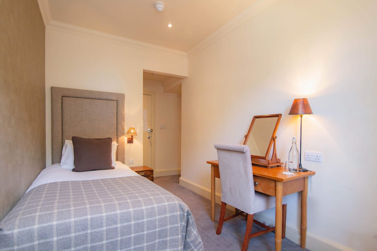 Standard Single Room, 1 Twin Bed | 1 bedroom, premium bedding, desk, blackout drapes