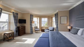 1 bedroom, premium bedding, desk, blackout curtains