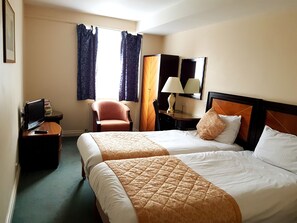 Standard Twin Room, 2 Single Beds | In-room safe, iron/ironing board, WiFi