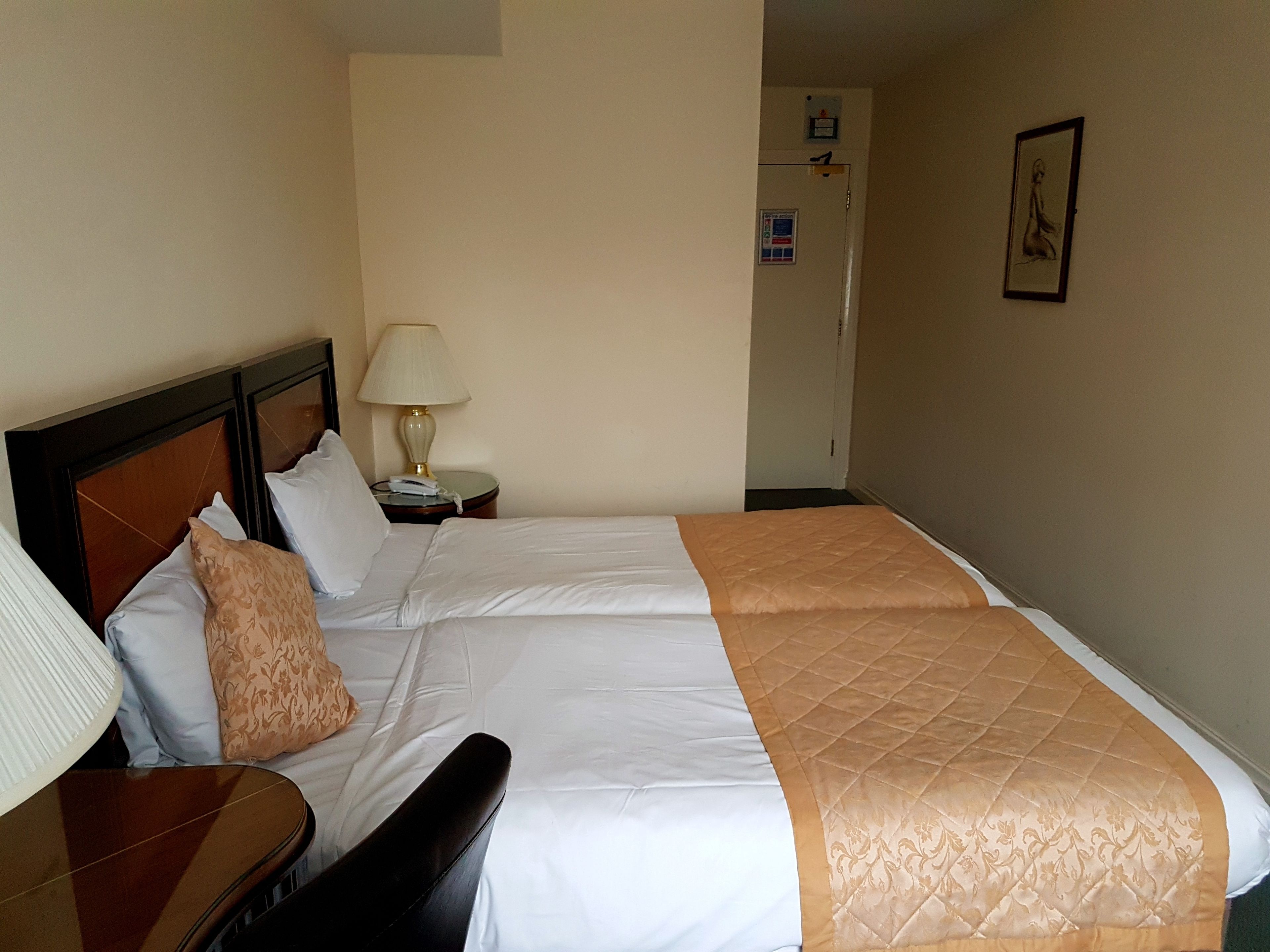 standard twin room, 2 single beds | in-room safe, iron/ironing board, wifi