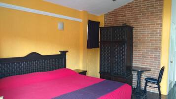 Habitación doble | Escritorio, cunas gratuitas, camas extra y wifi gratis