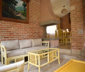 Flat-screen TV - Hotel Villa Monarca (San Felipe de Los Alzati)