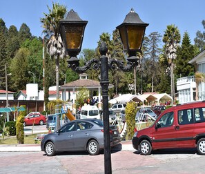 Free self-parking - Hotel Villa Monarca (San Felipe de Los Alzati)