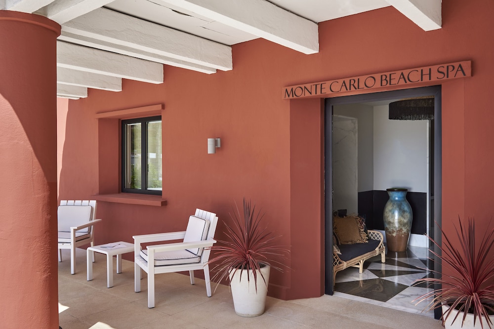 Monte-Carlo Beach Hotel by null