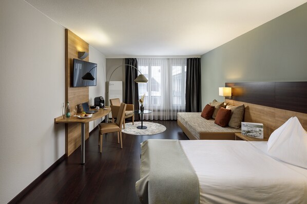 In-room safe, desk, soundproofing, free WiFi