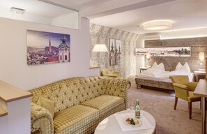 Junior Suite, 1 Double Bed | Hypo-allergenic bedding, in-room safe, individually decorated - Landhotel Mader (Steyr)