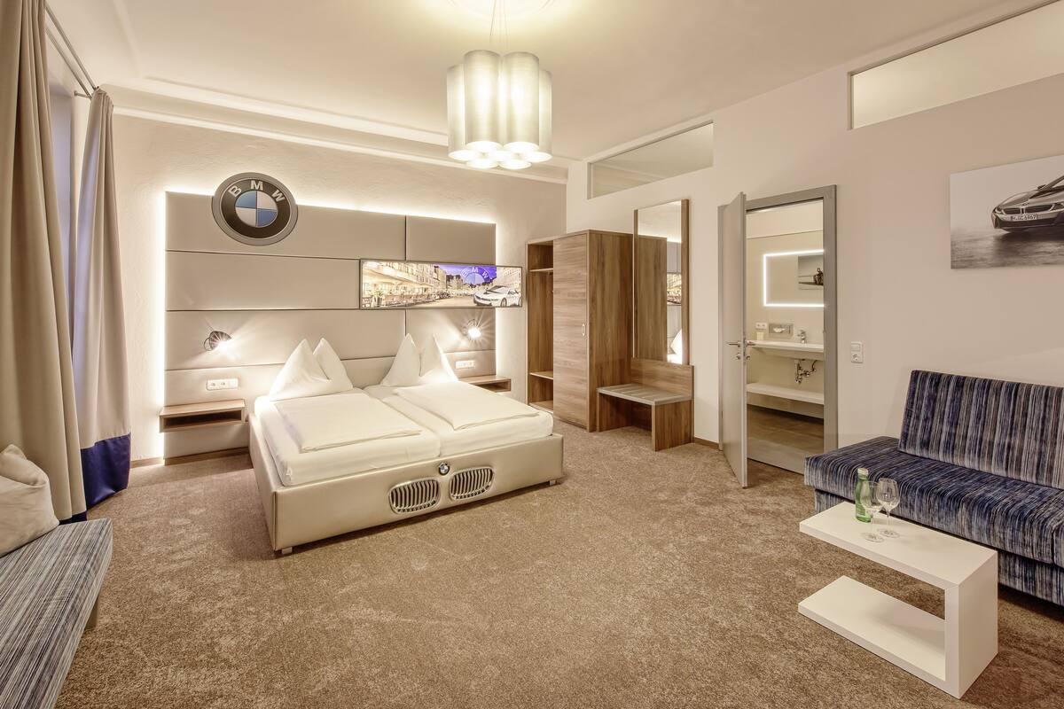 junior suite, 1 double bed | hypo-allergenic bedding, in-room safe, individually decorated