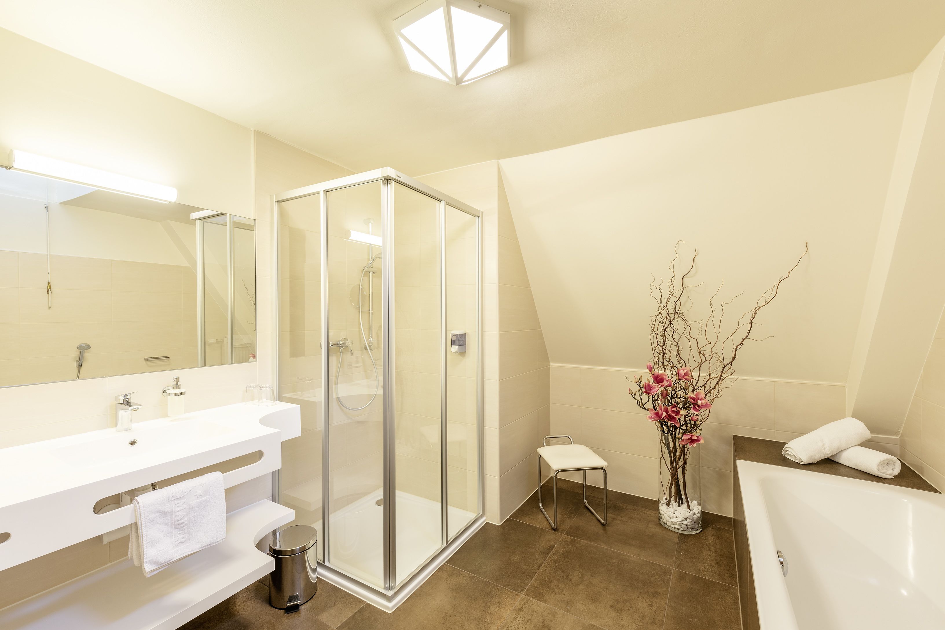 junior suite, 1 double bed | bathroom | hair dryer, towels