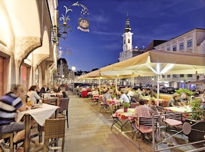 3 restaurants, cuisine internationale
