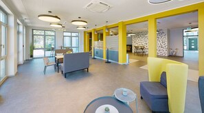 Lobby - Median Hotel Lehrte (Lehrte)