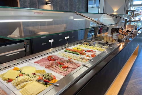 Desayuno buffet todos los días (con cargo)