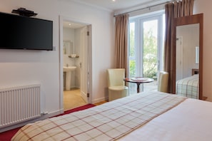Superior Double Room, 1 King Bed, Patio, Garden View | Frette Italian sheets, premium bedding, blackout drapes, rollaway beds
