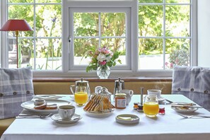 Desayuno a la carta incluido todos los días