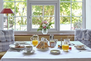 Desayuno a la carta incluido todos los días