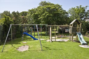 Area giochi per bambini (all'aperto)