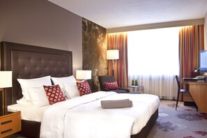 Hypo-allergenic bedding, free minibar items, in-room safe - Der Heidehof (Gaimersheim)
