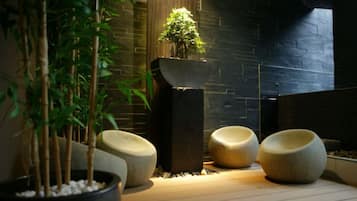 Outdoor treatment area, sauna, hot tub, steam room, Turkish bath/hammam