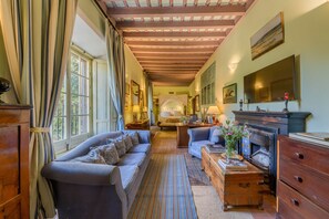 Royal Suite, 2 Bedrooms | Living area | Flat-screen TV - Casa Palacio de Carmona (Carmona)